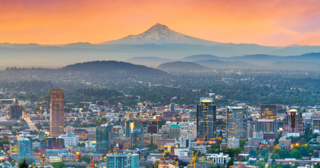 City scape of Portland Oregon at sunset