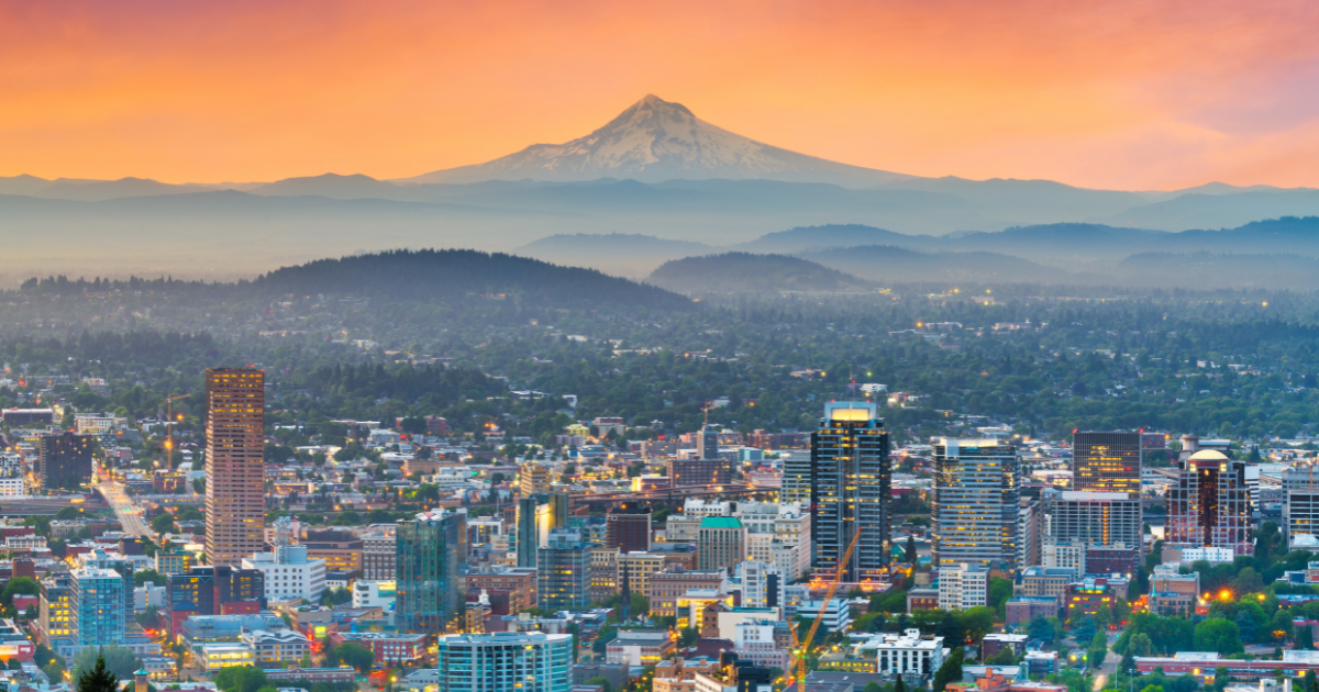 City scape of Portland Oregon at sunset
